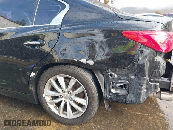 2014 Infiniti Q50 with VIN JN1BV7AP8EM675841, listed as a IAAI auction lot 41582924 with 139,637 mi miles. Bid and sale history available at carsss.com. Image 6.