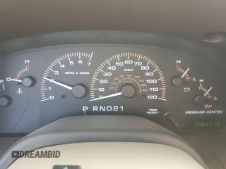 2003 Ford Expedition Special Service z VIN 1FMPU16L53LA07129, wystawiony jako Copart lot #55365635 z przebiegiem 210 660 mil mil oraz Czysty tytuł • Clean title. Historia ofert i sprzedaży dostępna na DreamBid. Obrazek 9.