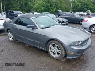 2011 Ford Mustang V6 с VIN 1ZVBP8EM2B5142545, выставлен на аукционе IAAI как лот 42667556 с пробегом 138 177 миль миль и . История ставок и продаж доступна на DreamBid. Изображение 1.