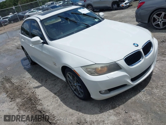 2011 BMW 3 Series 328i xDrive z VIN WBAPK5G57BNN81345, wystawiony jako IAAI lot #42756670 z przebiegiem 170 976 mil mil oraz . Historia ofert i sprzedaży dostępna na DreamBid. Obrazek 1.
