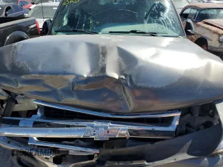2001 Chevrolet Suburban LS with VIN 3GNEC16T21G275877, listed as a Copart auction lot 69252714 with 268,769 mi miles and Salvage Title. Bid and sale history available at carsss.com. Image 11.