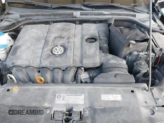 2013 Volkswagen Jetta SE with VIN 3VWDX7AJ8DM215350, listed as a IAAI auction lot 42642122 with 164,357 mi miles and . Bid and sale history available at DreamBid. Image 10.