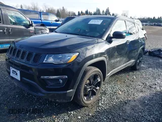 2020 Jeep Compass Latitude z VIN 3C4NJDBB6LT164241, wystawiony jako IAAI lot #41502823 z przebiegiem 75 314 mil mil oraz . Historia ofert i sprzedaży dostępna na DreamBid. Obrazek 18.