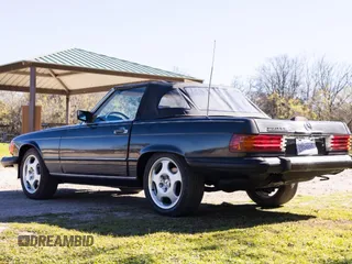 1988 Mercedes-Benz 560 Series 560SL with VIN WDBBA48D6JA089118, listed as a Copart auction lot 47891405 with 154,190 mi miles and Clean Title. Bid and sale history available at carsss.com. Image 4.