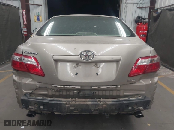 2007 Toyota Camry LE z VIN 4T1BK46K27U006559, wystawiony jako IAAI lot #42250629 z przebiegiem 175 389 mil mil oraz . Historia ofert i sprzedaży dostępna na DreamBid. Obrazek 17.