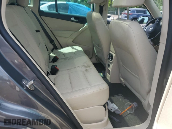 2013 Volkswagen Tiguan SE with VIN WVGBV7AX1DW009495, listed as a Copart auction lot 62289675 with Not provided miles and Salvage title. Bid and sale history available at DreamBid. Image 10.