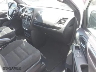 2016 Dodge Grand Caravan Canada Value Package with VIN 2C4RDGBG9GR322490, listed as a IAAI auction lot 42037337 with 200,339 mi miles. Bid and sale history available at carsss.com. Image 5.