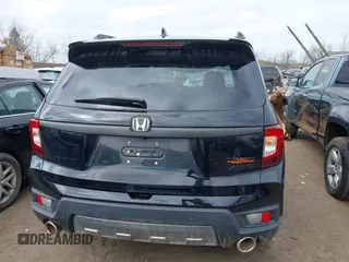 2022 Honda Passport TrailSport z VIN 5FNYF8H60NB011632, wystawiony jako IAAI lot #41779705 z przebiegiem 42 038 mil mil oraz . Historia ofert i sprzedaży dostępna na DreamBid. Obrazek 17.