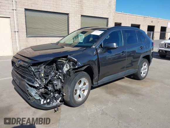 2021 Toyota RAV4 XLE with VIN 2T3W1RFV0MC152913, listed as a IAAI auction lot 41871718 with 17,037 mi miles. Bid and sale history available at carsss.com. Image 18.
