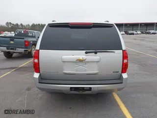 2010 Chevrolet Suburban Commercial with VIN 1GNUKHE30AR186320, listed as a IAAI auction lot 41544991 with 216,037 mi miles. Bid and sale history available at carsss.com. Image 16.