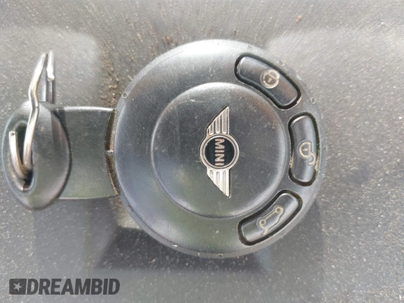 2007 MINI Hardtop with VIN WMWMF33557TT56622, listed as a IAAI auction lot 42227758 with 145,258 mi miles and . Bid and sale history available at DreamBid. Image 11.