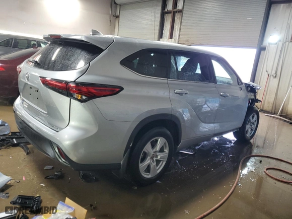 2021 Toyota Highlander L with VIN 5TDBZRBH6MS523435, listed as a Copart auction lot 50786615 with 44,192 mi miles and Salvage Title. Bid and sale history available at carsss.com. Image 3.