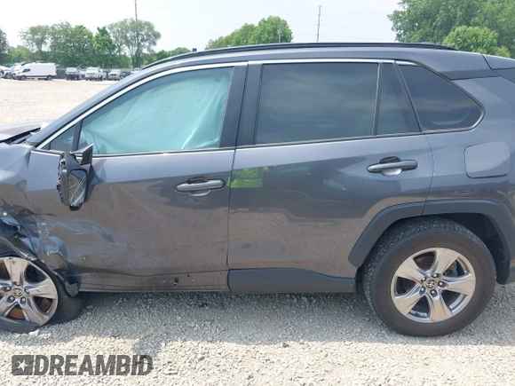 2022 Toyota RAV4 XLE with VIN 2T3W1RFV1NW188402, listed as a IAAI auction lot 42487520 with 75,900 mi miles and . Bid and sale history available at DreamBid. Image 13.