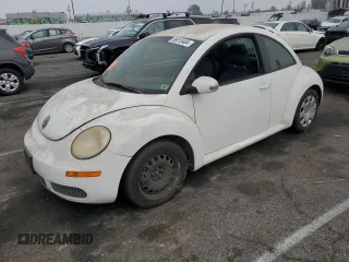 2010 Volkswagen New Beetle Coupe with VIN 3VWPG3AG7AM015470, listed as a Copart auction lot 86913404 with 63,972 mi miles and Clean Title. Bid and sale history available at carsss.com. Image 1.