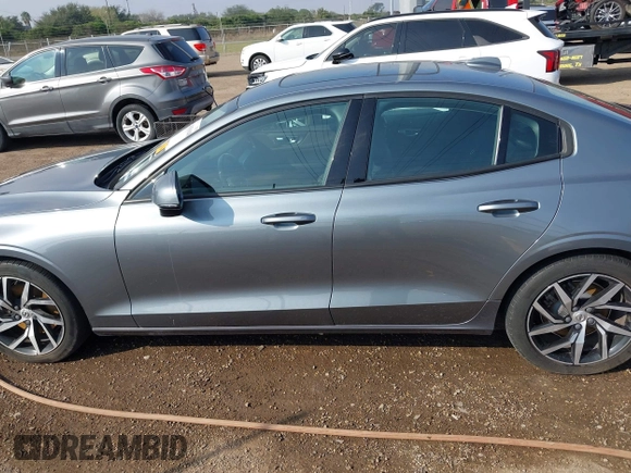 2019 Volvo S60 Momentum with VIN 7JR102FKXKG015965, listed as a IAAI auction lot 41156948 with 48,500 mi miles. Bid and sale history available at carsss.com. Image 15.