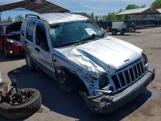 2007 Jeep Liberty Sport z VIN 1J4GL48KX7W539150, wystawiony jako IAAI lot #42104035 z przebiegiem 222 021 mil mil oraz . Historia ofert i sprzedaży dostępna na DreamBid. Obrazek 1.