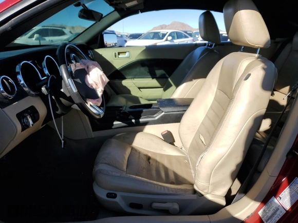 2008 Ford Mustang GT Deluxe with VIN 1ZVHT85H685198621, listed as a Copart auction lot 84330194 with 149,114 mi miles and Salvage Title. Bid and sale history available at DreamBid. Image 7.