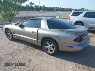 2001 Pontiac Firebird Firebird с VIN 2G2FS22K512124770, выставлен на аукционе IAAI как лот 42590414 с пробегом 57 212 миль миль и . История ставок и продаж доступна на DreamBid. Изображение 3.