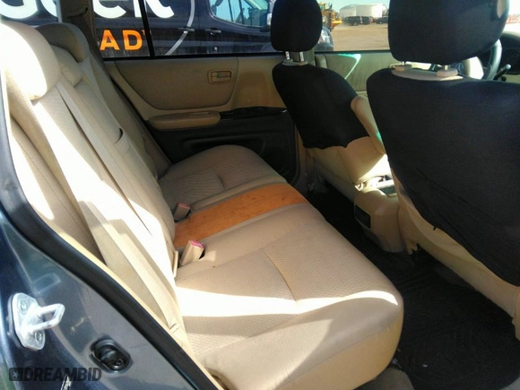 2007 Toyota Highlander with VIN JTEGD21A170162800, listed as a IAAI auction lot 41852334 with 161,631 mi miles. Bid and sale history available at carsss.com. Image 8.