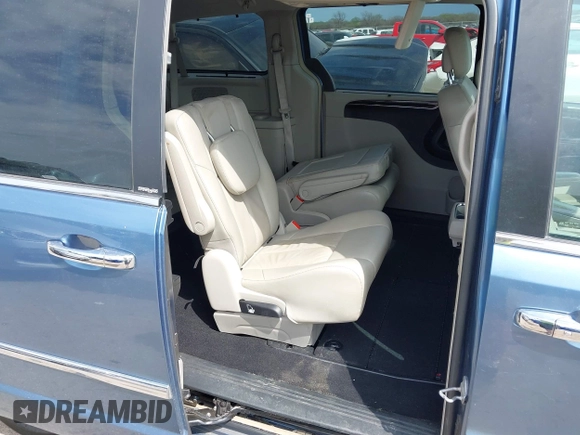 2011 Chrysler Town & Country Limited with VIN 2A4RR6DG0BR716004, listed as a IAAI auction lot 41885649 with 235,612 mi miles. Bid and sale history available at carsss.com. Image 8.