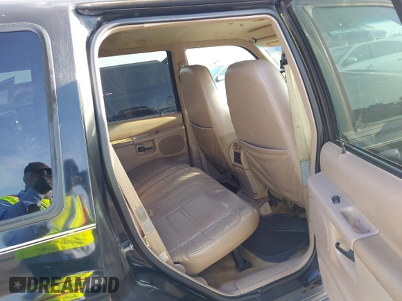1999 Mercury Mountaineer z VIN 4M2ZU52P9XUJ11372, wystawiony jako IAAI lot #41849011 z przebiegiem 286 379 mil mil oraz . Historia ofert i sprzedaży dostępna na DreamBid. Obrazek 8.