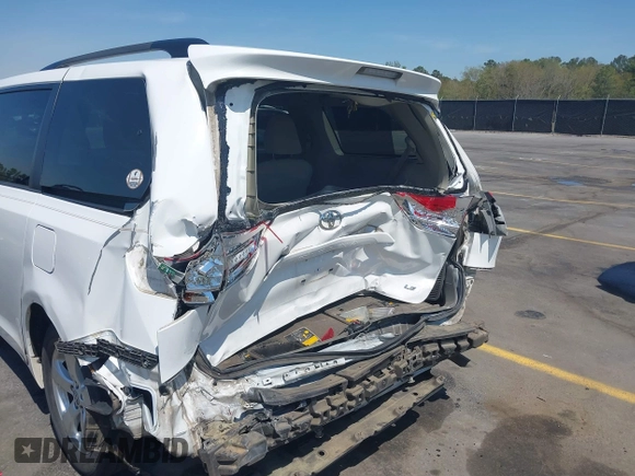 2014 Toyota Sienna LE AAS с VIN 5TDKK3DC4ES491637, выставлен на аукционе IAAI как лот 41906264 с пробегом 174 835 миль миль и . История ставок и продаж доступна на DreamBid. Изображение 6.