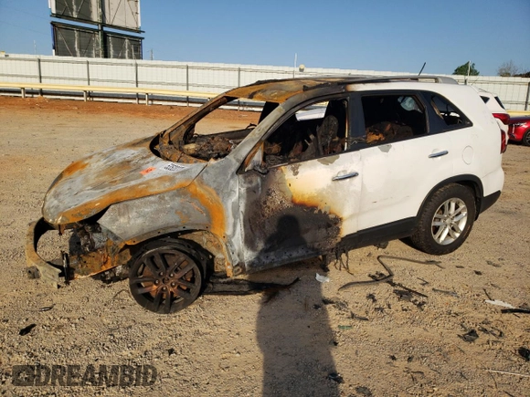 2014 Kia Sorento LX z VIN 5XYKTDA62EG490243, wystawiony jako Copart lot #53523275 z przebiegiem Nie podano mil oraz Nie do naprawy • Non repairable. Historia ofert i sprzedaży dostępna na DreamBid. Obrazek 1.
