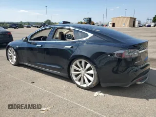 2013 Tesla Model S z VIN 5YJSA1CN8DFP22679, wystawiony jako Copart lot #64195095 z przebiegiem Nie podano mil oraz Czysty tytuł • Clean title. Historia ofert i sprzedaży dostępna na DreamBid. Obrazek 2.