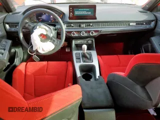 2025 Honda Civic Type R z VIN JHMFL5G40SX001231, wystawiony jako Copart lot #57126305 z przebiegiem 5731 mil mil oraz Szkody całkowita. Historia ofert i sprzedaży dostępna na DreamBid. Obrazek 8.