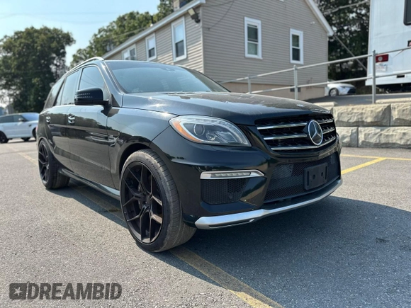2013 Mercedes-Benz M ML 63 AMG with VIN 4JGDA7EB5DA138680, listed as a Copart auction lot 71911724 with 138,526 mi miles and Clean Title. Bid and sale history available at carsss.com. Image 4.