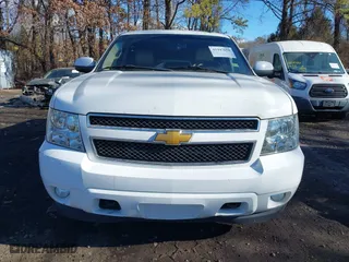 2010 Chevrolet Suburban LT with VIN 1GNUKJE36AR132205, listed as a IAAI auction lot 41447650 with 179,151 mi miles. Bid and sale history available at carsss.com. Image 12.