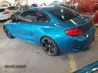 2018 BMW M2 z VIN WBS1J5C58JVD36727, wystawiony jako IAAI lot #41939937 z przebiegiem 31 959 mil mil oraz . Historia ofert i sprzedaży dostępna na DreamBid. Obrazek 3.