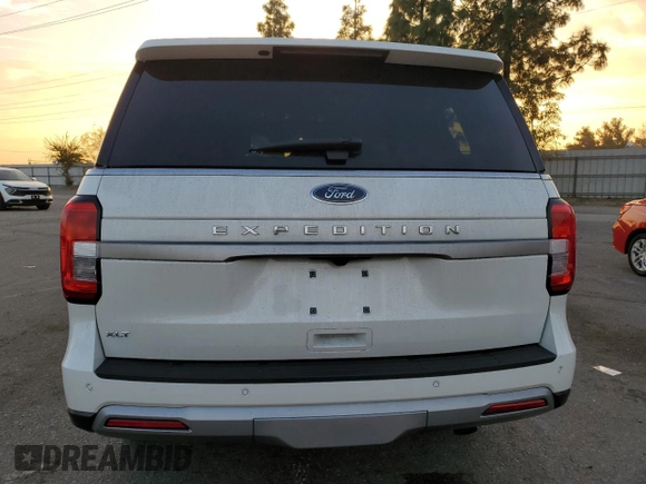 2023 Ford Expedition XLT with VIN 1FMJU1H82PEA63411, listed as a Copart auction lot 83248934 with 17,603 mi miles and Salvage Title. Bid and sale history available at carsss.com. Image 6.