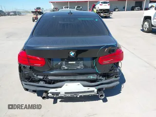 2015 BMW 3 Series 335i z VIN WBA3A9G5XFNT09113, wystawiony jako IAAI lot #41848822 z przebiegiem 175 604 mil mil oraz . Historia ofert i sprzedaży dostępna na DreamBid. Obrazek 16.