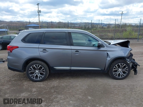 2018 Mitsubishi Outlander ES z VIN JA4AZ3A36JJ004547, wystawiony jako IAAI lot #42048456 z przebiegiem 82 379 mil mil oraz . Historia ofert i sprzedaży dostępna na DreamBid. Obrazek 14.