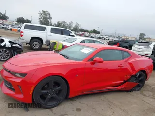 2017 Chevrolet Camaro 1LT z VIN 1G1FB1RS5H0169949, wystawiony jako IAAI lot #42177915 z przebiegiem 68 633 mil mil oraz . Historia ofert i sprzedaży dostępna na DreamBid. Obrazek 14.