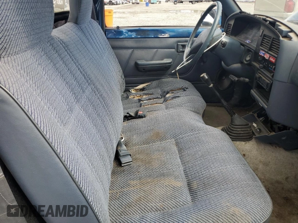 1994 Toyota Pickup z VIN 4TARN81A0RZ265181, wystawiony jako Copart lot #57574195 z przebiegiem 204 684 mil mil oraz Szkoda całkowita • Salvage title. Historia ofert i sprzedaży dostępna na DreamBid. Obrazek 7.