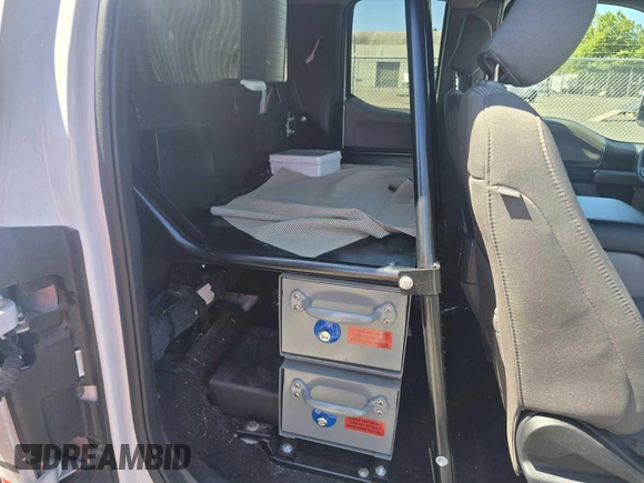 2020 Ford F-150 XL z VIN 1FTFX1E43LKD53512, wystawiony jako IAAI lot #42792761 z przebiegiem 46 026 mil mil oraz . Historia ofert i sprzedaży dostępna na DreamBid. Obrazek 1.