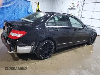 2011 Mercedes-Benz C 300 Sport z VIN WDDGF8BB5BR140804, wystawiony jako Copart lot #55286805 z przebiegiem 137 640 mil mil oraz Szkoda całkowita • Salvage title. Historia ofert i sprzedaży dostępna na DreamBid. Obrazek 3.