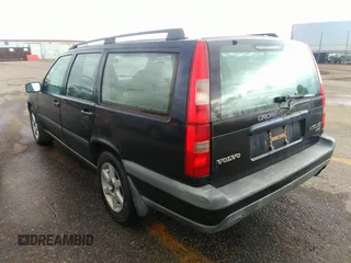 1999 Volvo V70 XC with VIN YV1LZ56D7X2617138, listed as a IAAI auction lot 41906507 with 157,817 mi miles. Bid and sale history available at carsss.com. Image 3.
