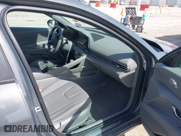 2024 Hyundai Elantra SEL with VIN KMHLM4DG3RU792467, listed as a IAAI auction lot 41826597 with 9,216 mi miles and . Bid and sale history available at DreamBid. Image 5.