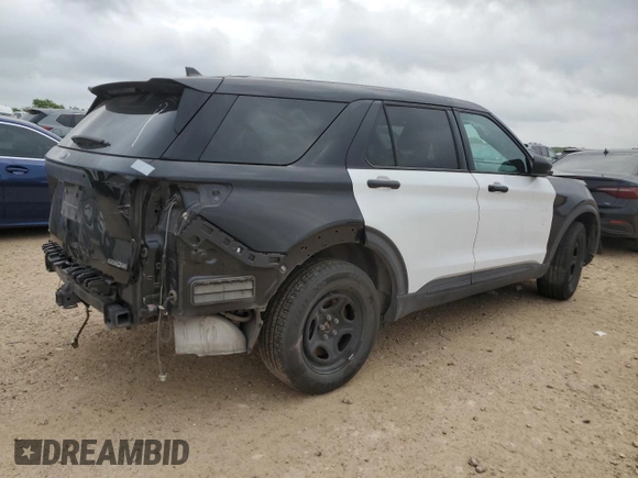 2024 Ford Police Interceptor Utility z VIN 1FM5K8AB2RGA27330, wystawiony jako Copart lot #54846175 z przebiegiem 17 338 mil mil oraz Szkoda całkowita • Salvage title. Historia ofert i sprzedaży dostępna na DreamBid. Obrazek 3.