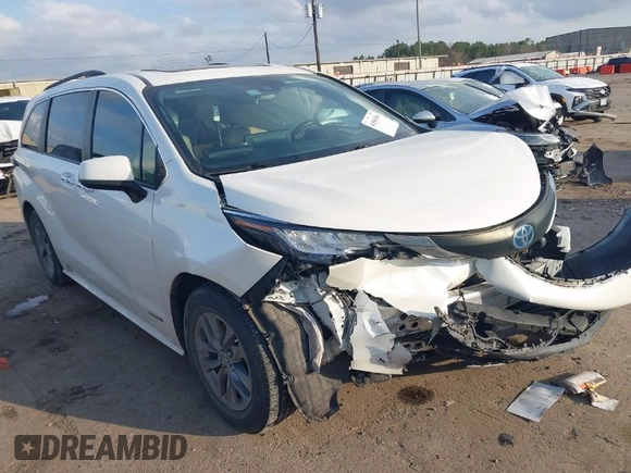 2021 Toyota Sienna XLE with VIN 5TDYRKEC9MS005997, listed as a IAAI auction lot 41506504 with 89,695 mi miles. Bid and sale history available at carsss.com. Image 1.