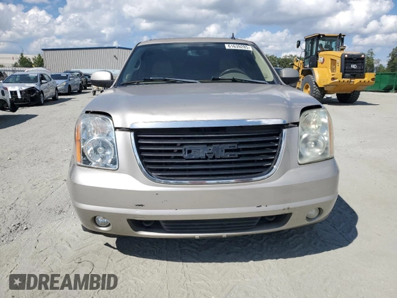 2007 GMC Yukon XL SLT z VIN 1GKFC16037R181233, wystawiony jako Copart lot #61639285 z przebiegiem 152 408 mil mil oraz Czysty tytuł • Clean title. Historia ofert i sprzedaży dostępna na DreamBid. Obrazek 5.