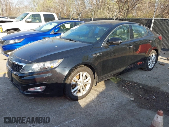2013 Kia Optima EX z VIN 5XXGN4A77DG097074, wystawiony jako IAAI lot #41874312 z przebiegiem 81 591 mil mil oraz . Historia ofert i sprzedaży dostępna na DreamBid. Obrazek 2.