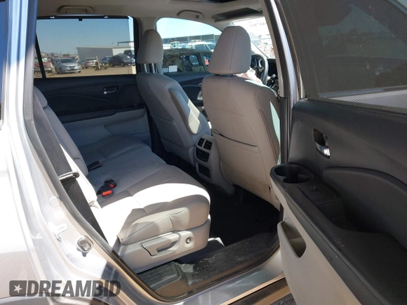 2021 Honda Pilot Special Edition with VIN 5FNYF5H21MB025405, listed as a IAAI auction lot 41857515 with Not Provided miles and . Bid and sale history available at carsss.com. Image 8.