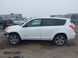 2009 Toyota RAV4 Sport with VIN JTMBK32V59D002281, listed as a IAAI auction lot 40781157 with 169,733 mi miles. Bid and sale history available at carsss.com. Image 14.