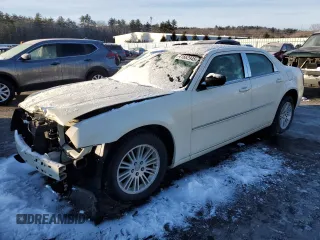 2009 Chrysler 300 LX with VIN 2C3KA43D89H539684, listed as a Copart auction lot 41662945 with 105,732 mi miles and Salvage Title. Bid and sale history available at carsss.com. Image 1.