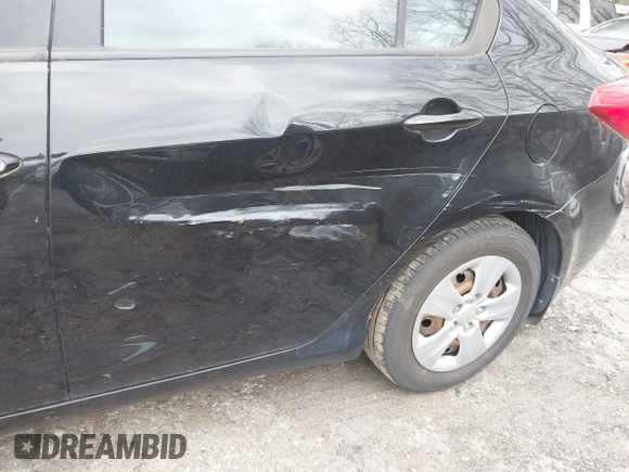 2015 Kia Forte LX with VIN KNAFK4A67F5307026, listed as a IAAI auction lot 41845331 with 163,865 mi miles. Bid and sale history available at carsss.com. Image 12.
