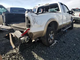2014 Ford F-250 XLT with VIN 1FT7X2BT2EEB63711, listed as a Copart auction lot 73415574 with 381,739 mi miles and Non repairable. Bid and sale history available at DreamBid. Image 3.